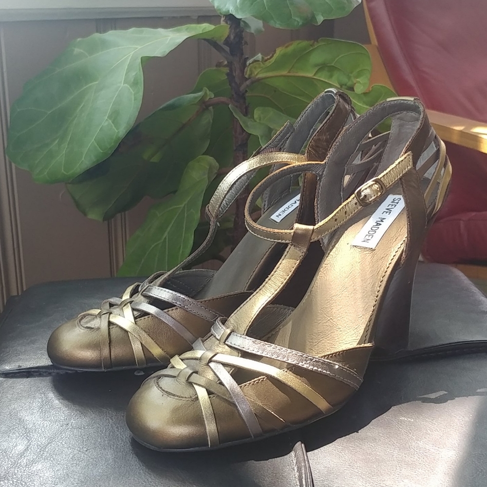 Steve Madden Leather Summer Gold Sandal Wedges